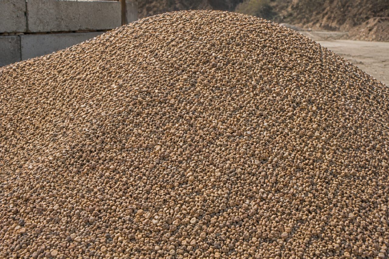 Squeegee — bulk aggregate material